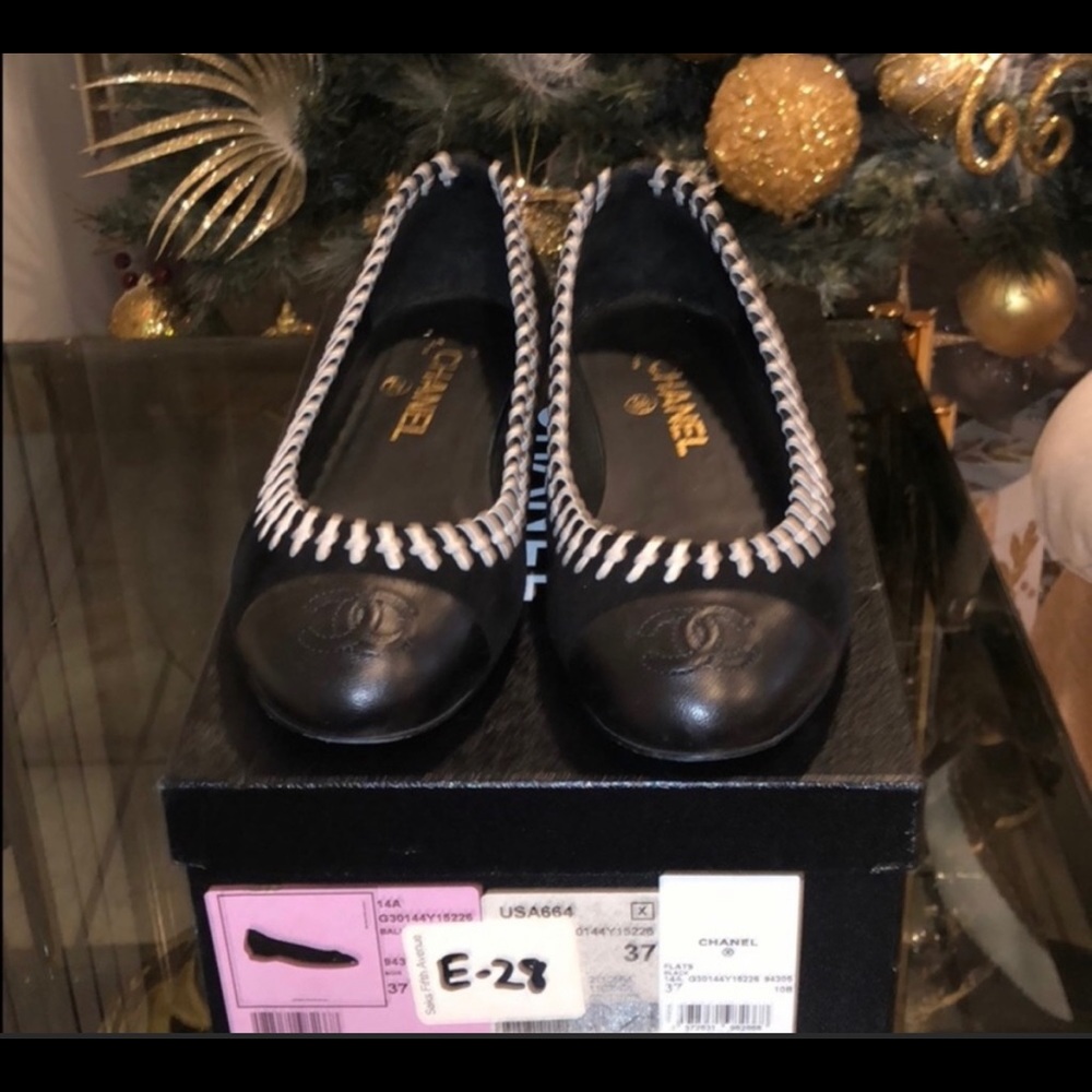 Chanel Flats 100% Authentic !!